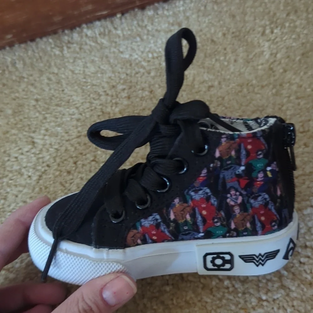 Ground Up Toddler Size 5 Justice League High top sneakers- DC Lace up
